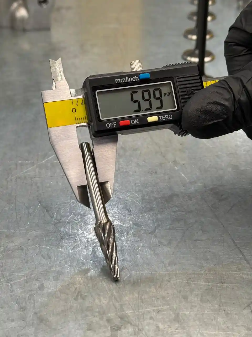 Lima fresa rotativa conica
